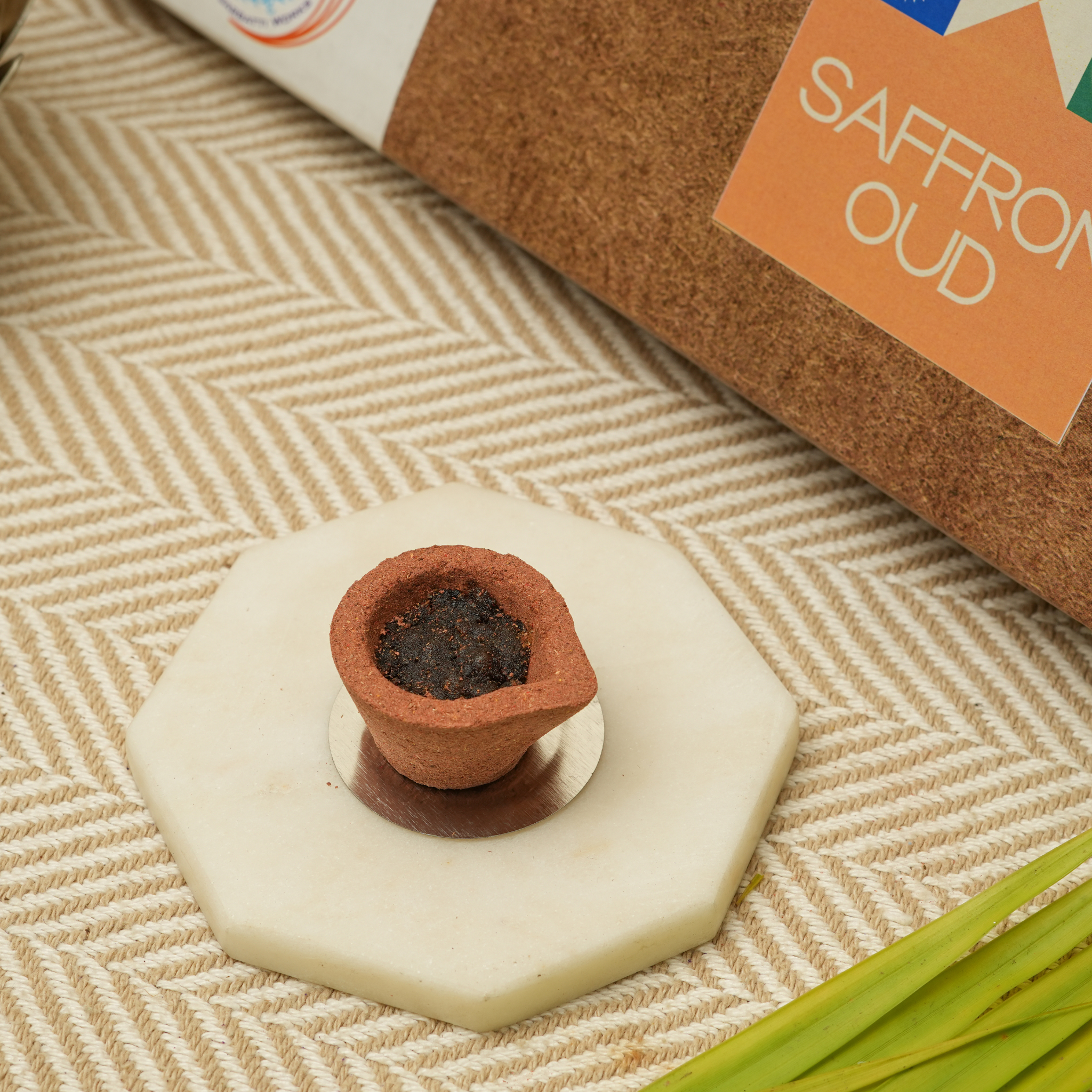 Saffron Oud Havan Cup 24pcs