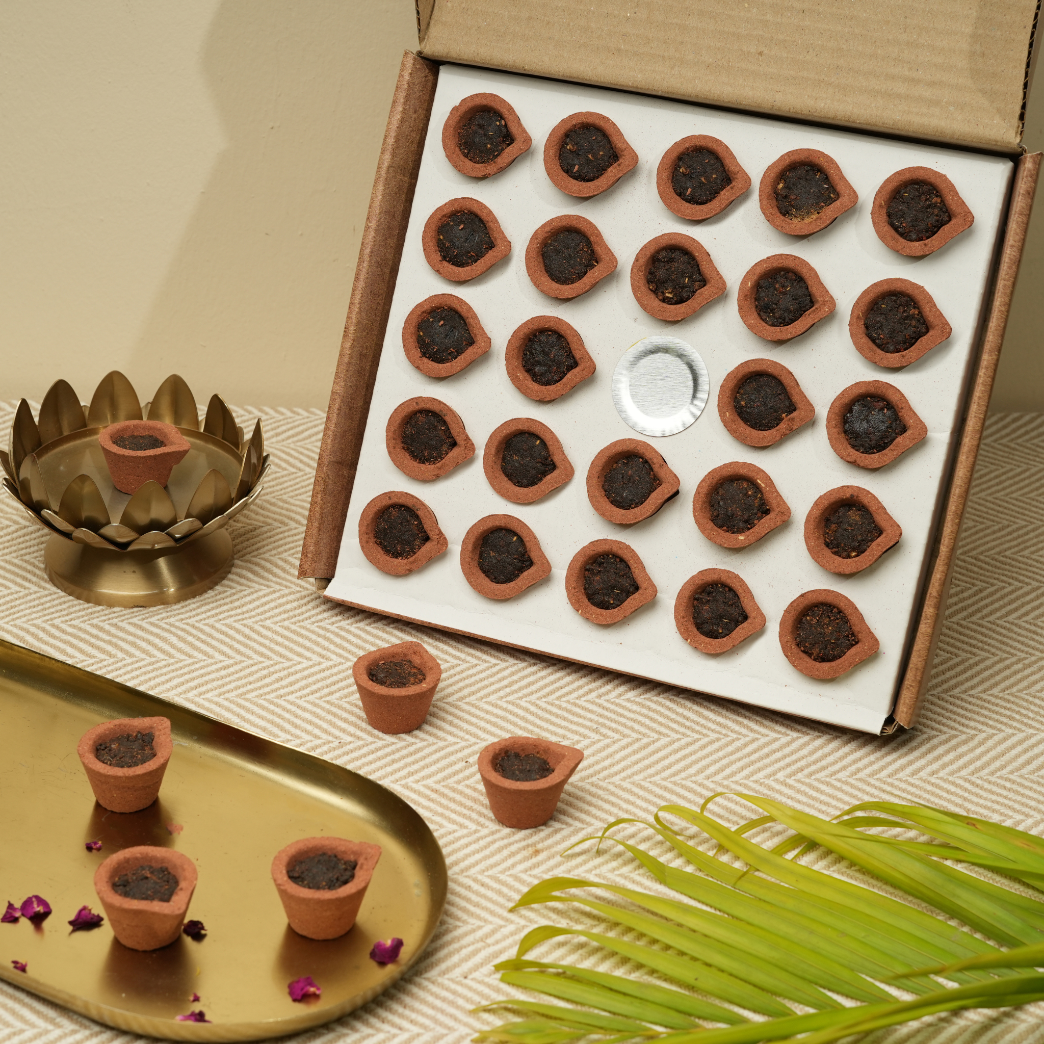 Saffron Oud Havan Cup 24pcs